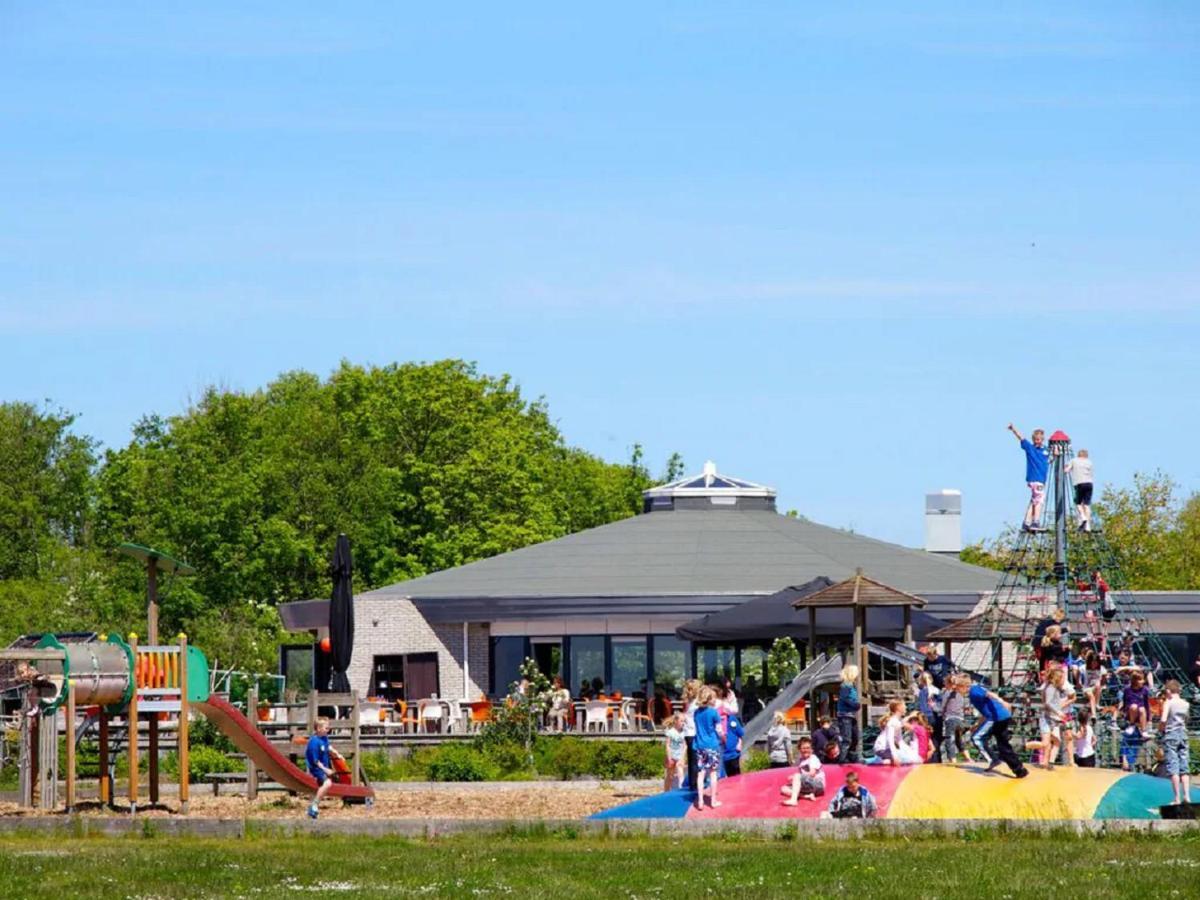 Chalet Op Camping Lauwersoog Met 3 Slaapkamers En Vaatwasser - Joycasa Exteriör bild