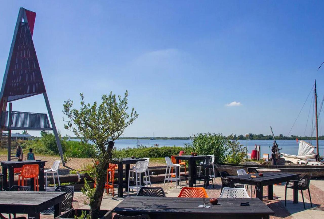 Chalet Op Camping Lauwersoog Met 3 Slaapkamers En Vaatwasser - Joycasa Exteriör bild
